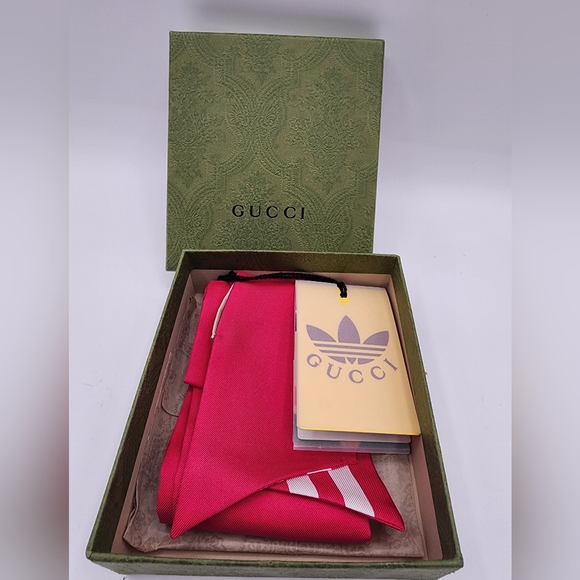 Gucci x Adidas Red & White Striped Silk Scarf NWT - Picture 2 of 9